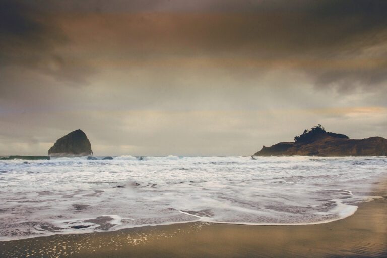 Storm weather over Cape Kiwanda in Pacific City at the Oregon Coast