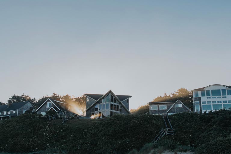 Beach houses for rent on the Oregon Coast overlooking the ocean