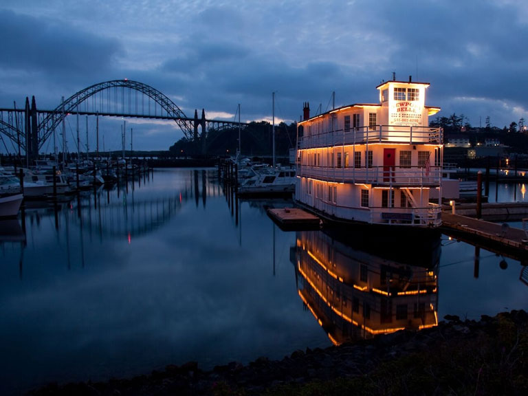 One of the most unique hotels on the Oregon Coast, the Newport Belle is a floating hotel on a riverboat in Newport, Oregon.