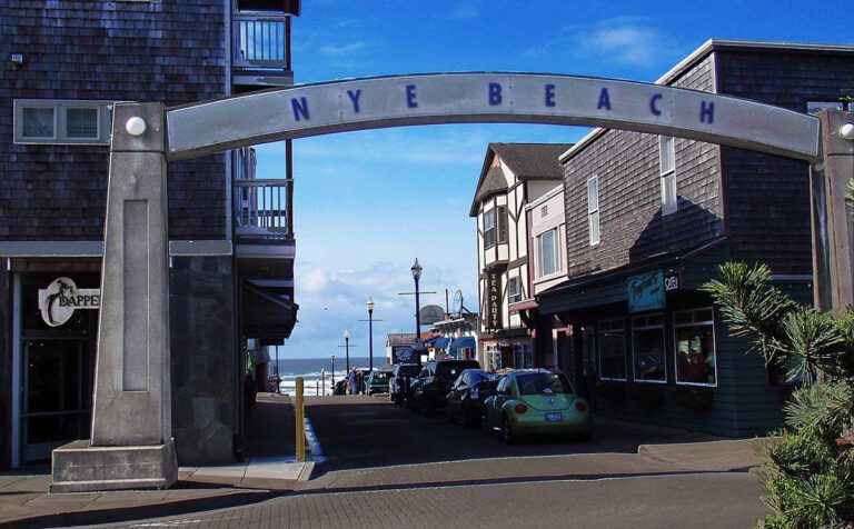 The entry arch to Nye Beach in Newport, Oregon Coast
