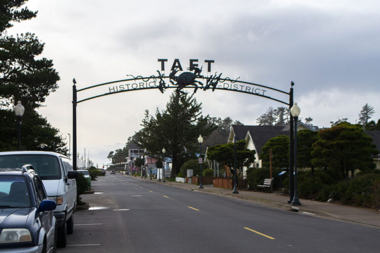 The welcoming archway to the Taft historic district in Lincoln City, Oregon