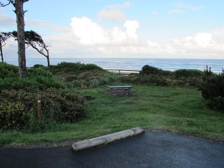 A campsite overlooking the Pacific Ocean at Tillicum Beach campground on the Oregon Coast