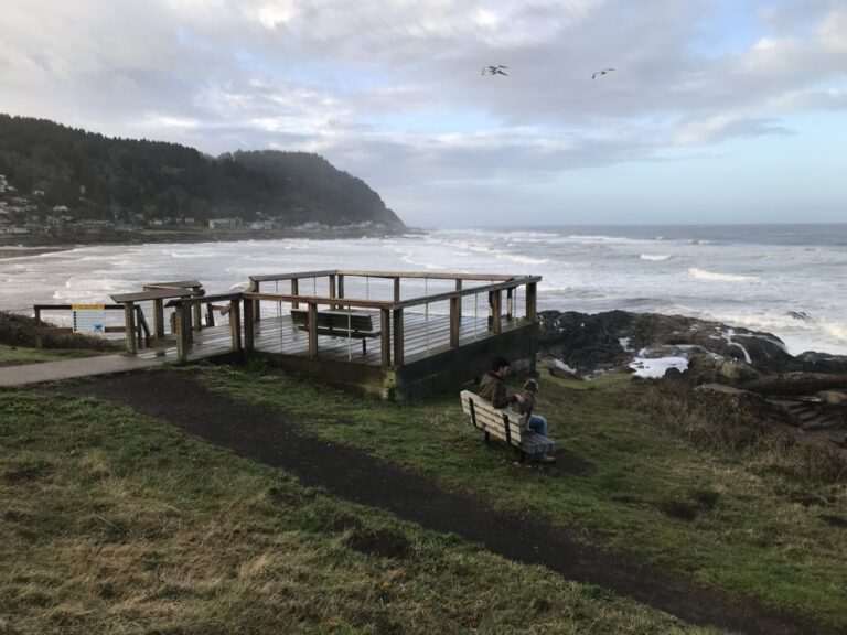 The viewing platform at Yachats State Recreation Area on the Oregon Coast