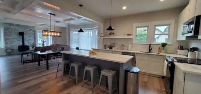 A spacious kitchen in the top rated vacation rental home in Tillamook, Oregon