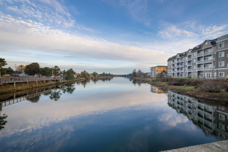 Rivertide Suites hotel in Seaside Oregon