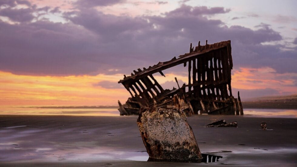 The shipwreck of the Peter Iredale on the Oregon Coast at Fort Stevens