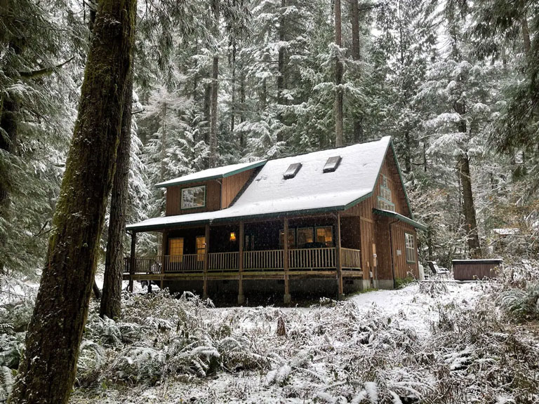Oregon cabin rental near Mount Hood in winter