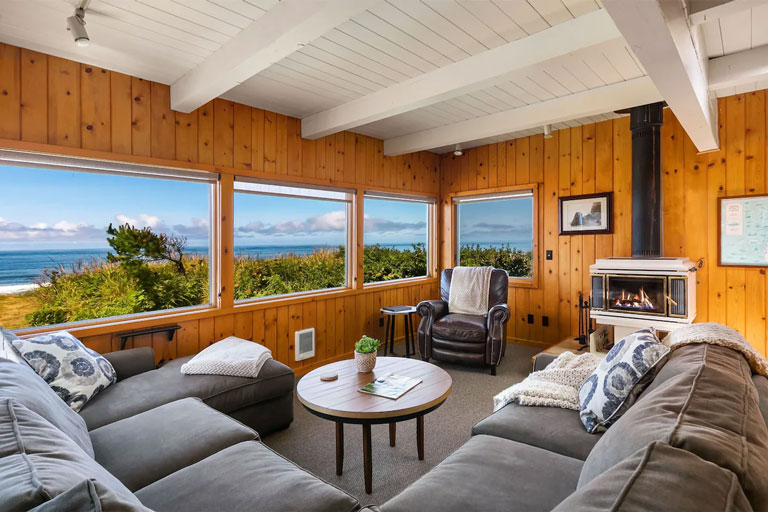 Arch Cape beachfront vacation rental home on the Oregon Coast