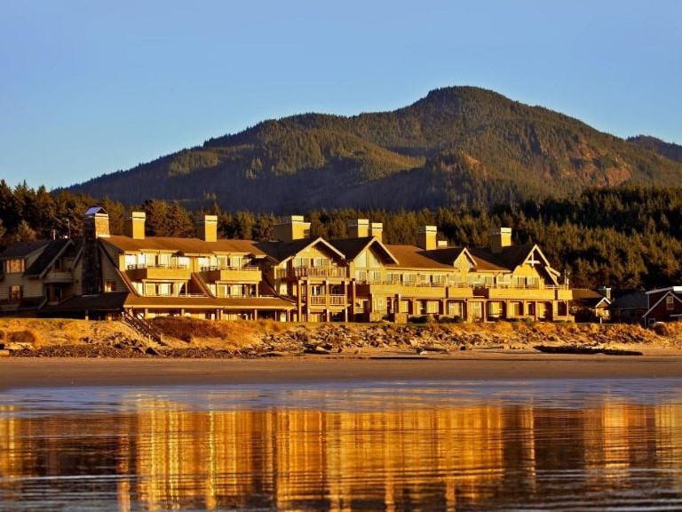 The Ocean Lodge romantic hotel getaway on the Oregon Coast in Cannon Beach, Oregon