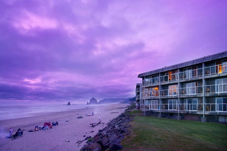The Tolovana Inn beach front hotel in Cannon Beach, Oregon USA