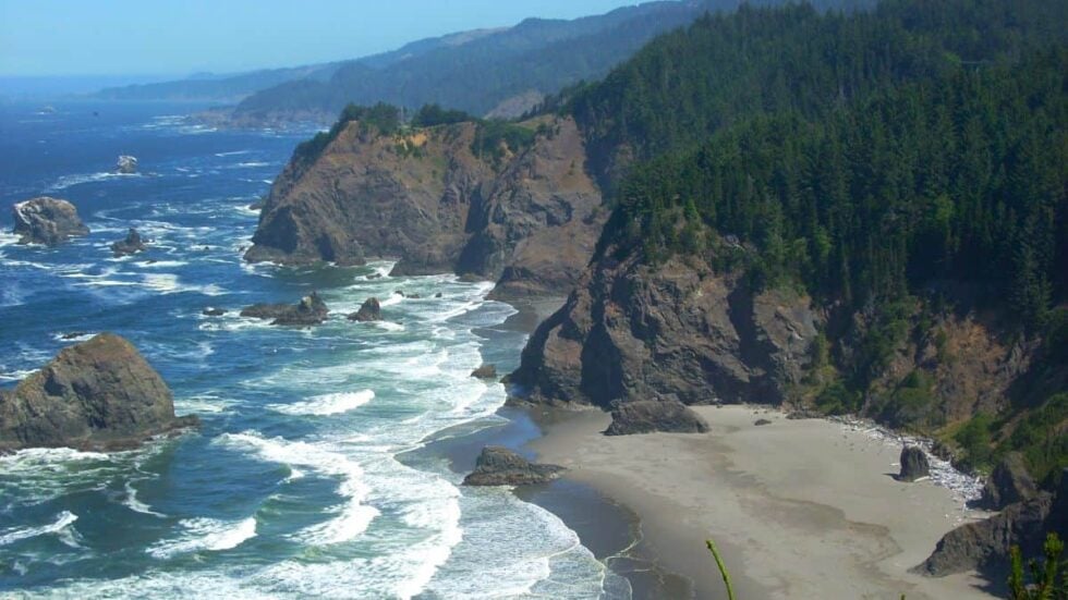 A secret beach in Samuel H. Boardman State Scenic Corridor near Brookings, Oregon on the southern coast.